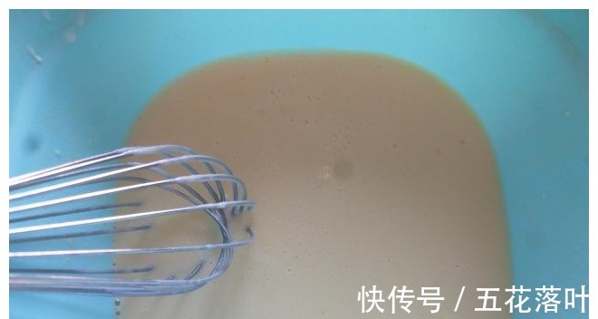 泡打粉|不用打发、不用发酵,3个苹果加2个鸡蛋做蛋糕,做法简单又好吃!