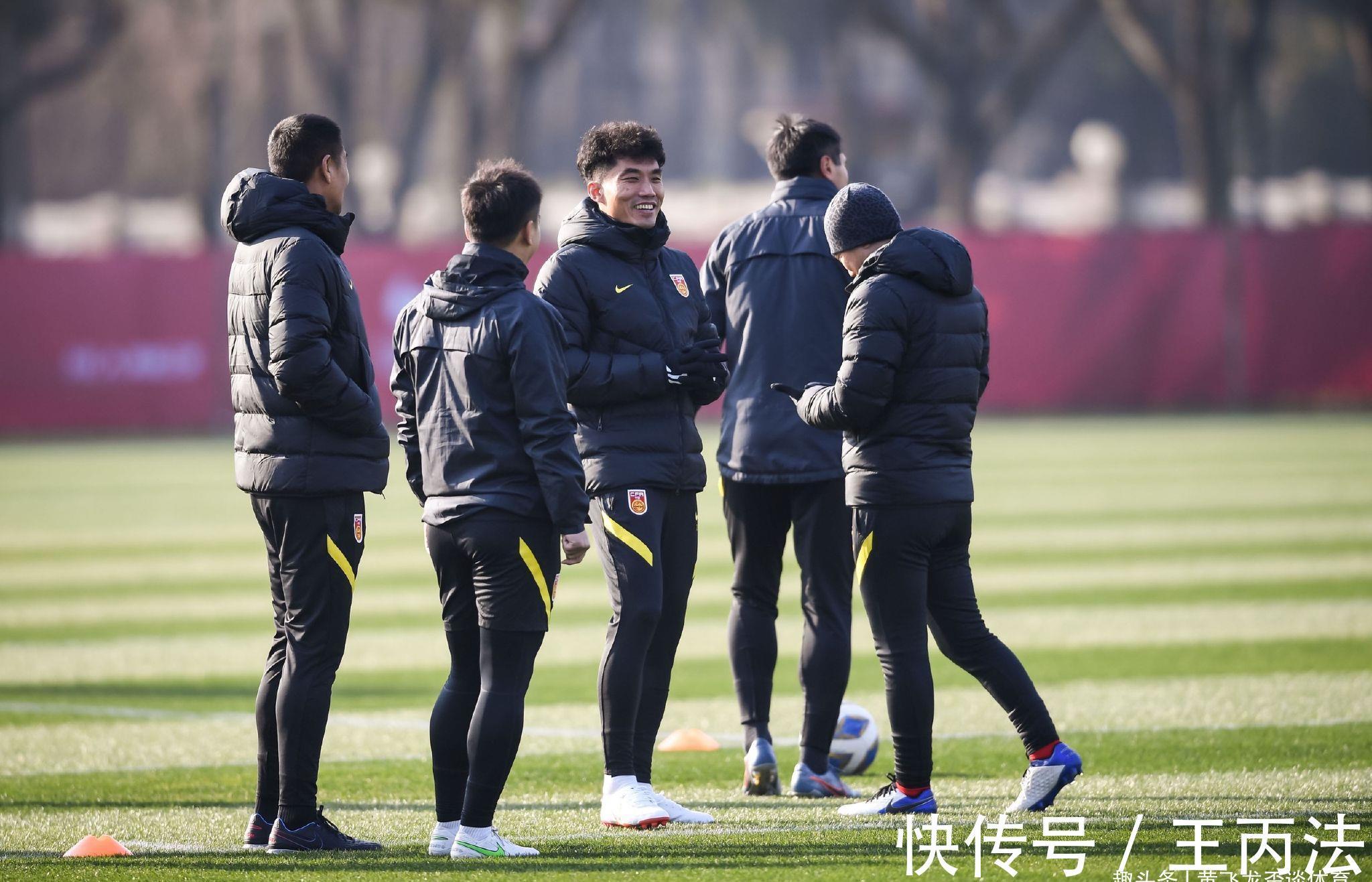 教练|郑智以教练身份出战12强赛,他能否帮助国足进入世界杯?