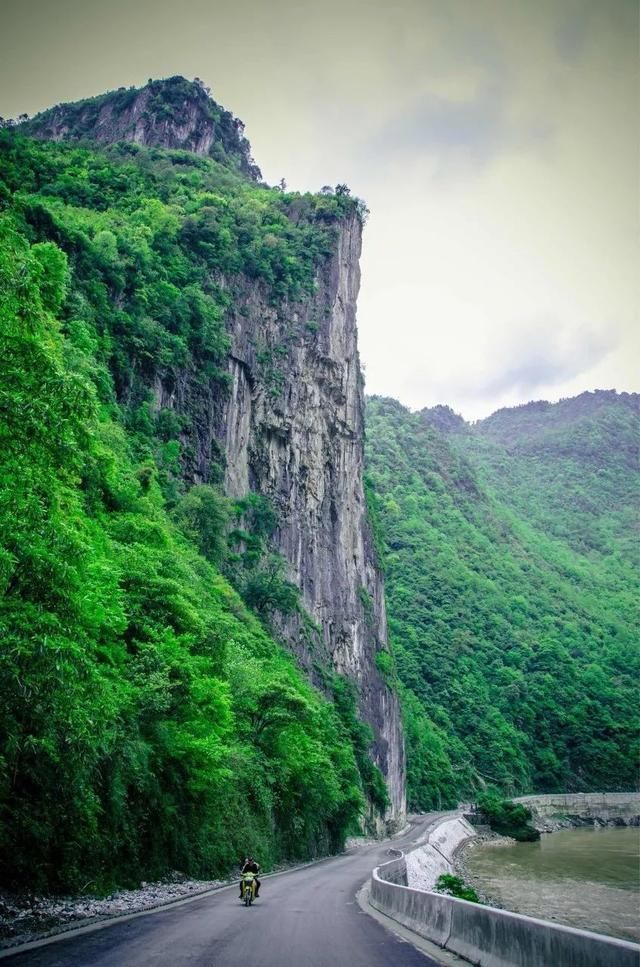 自驾线|不输独库，一日四季，与丙察察一样刺激的最美云南自驾线