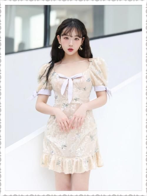 小个子女生，不管穿大衣还是裙子，都要避免这2个长度