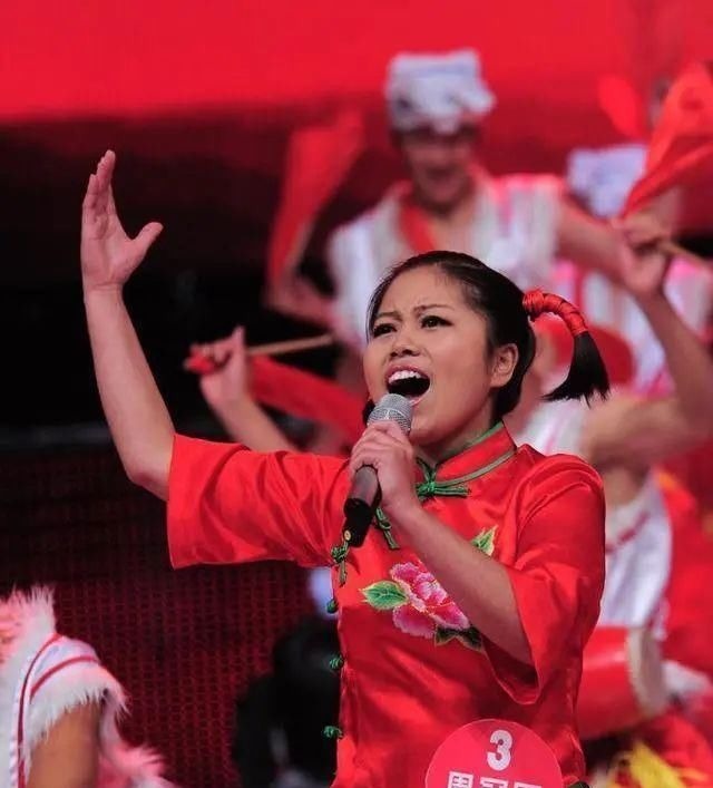 当初那个贷款120万,负债上《星光大道》的农村女孩,现在怎样了