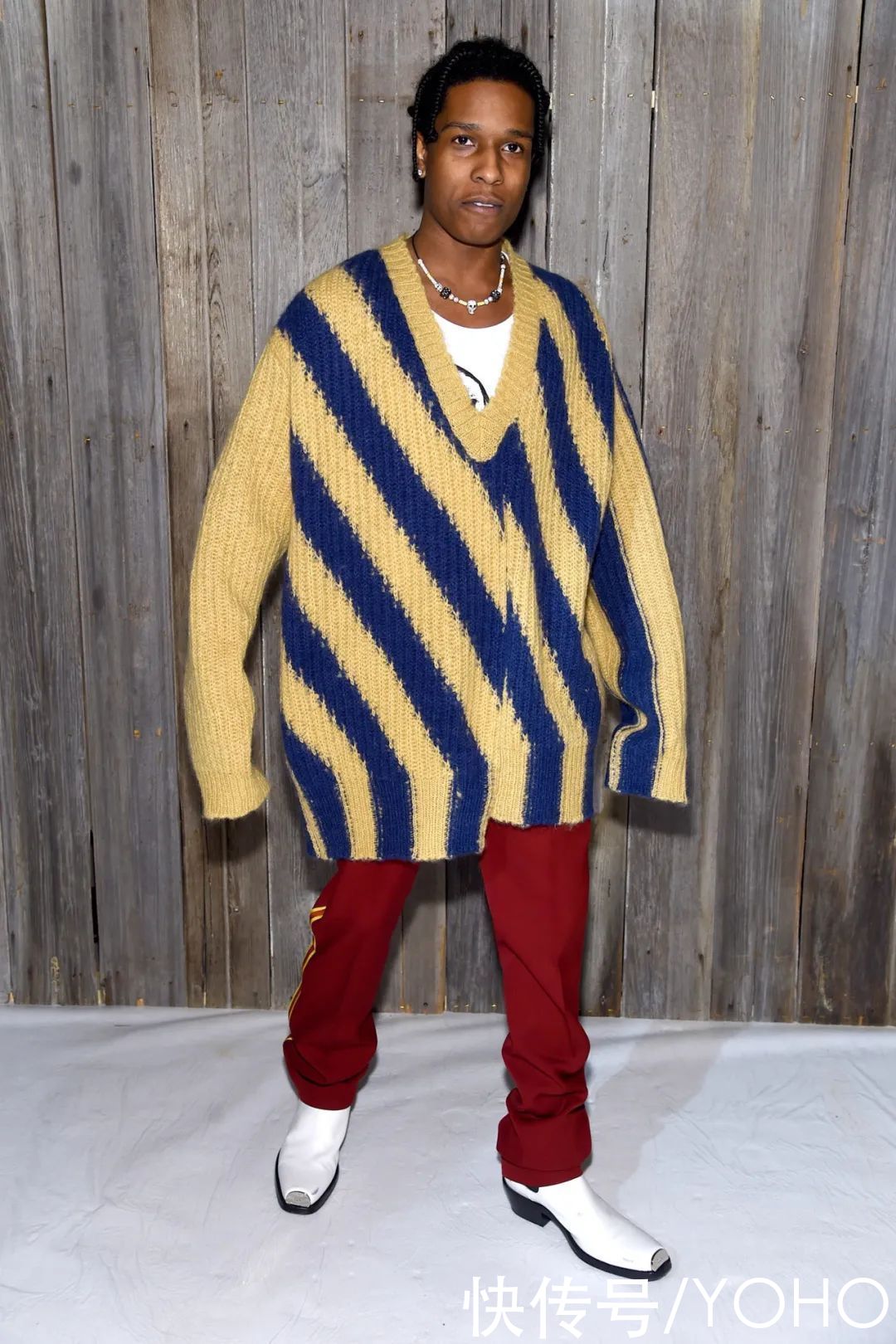 logo|土豪风,路人甲,暴发户?曾经的时尚黑洞Drake凭什么借着新联名咸鱼翻身?