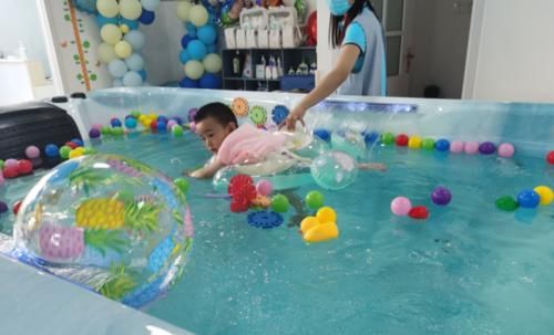 身体发育|婴幼儿游泳不是为了学游泳，但能更快学会游泳