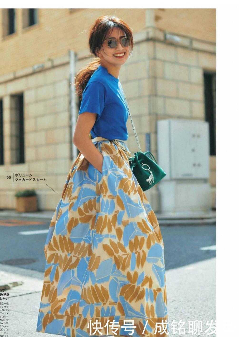女人味|今夏“印花半身裙”超火,洋气百搭又显气质,时尚减龄又有女人味