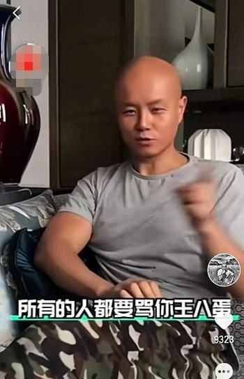 鬼才乐嘉：被“封杀”5年后，住豪宅开豪车养名犬，比以前更潇洒