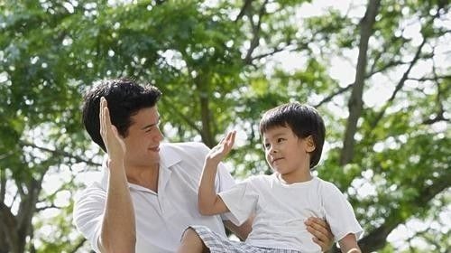 孩子|期末考试后,父母要“嘴下留情”,这3句话千万不要和孩子说