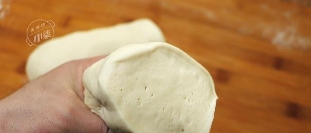 蒸包子时,别再直接上锅蒸了,记住3个诀窍,包子松软好吃不塌陷