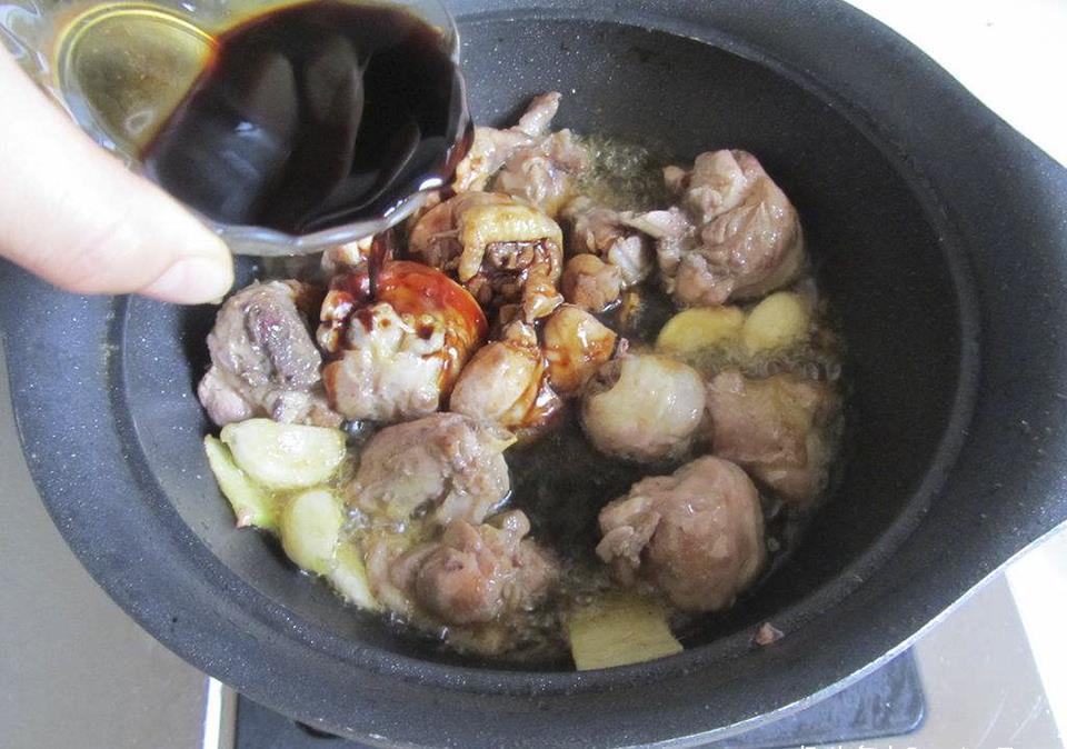 鸡肉|简单做的三杯鸡,就不需要泡菜年糕了,火锅就更无法比了!