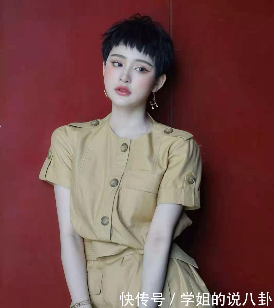 发尾|不用打理都好看的4种发型,简约时尚又减龄,衬托五官又显脸小