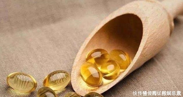 维生素E护肤方法，别直接擦脸上用对方法，皮肤白嫩又细腻