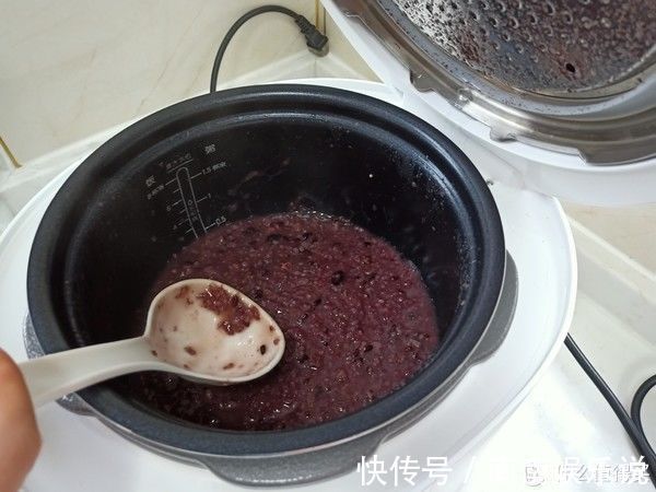 朋友圈|早餐全家只吃一盘菜,却在朋友圈走红,网友:生活高级,有品位
