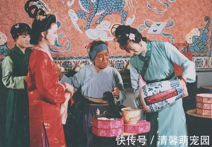 大观园$刘姥姥夸惜春像神仙托生的,打量了黛玉一番,反而不夸了?