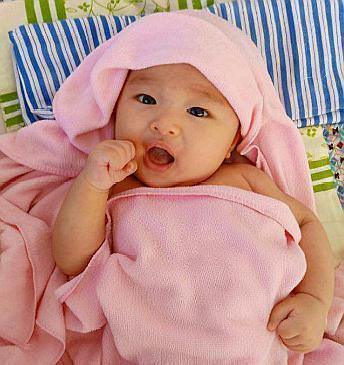 小宝宝|夏天宝宝洗澡五个常识四个步骤,“正确洗”宝宝舒爽还不长痱子