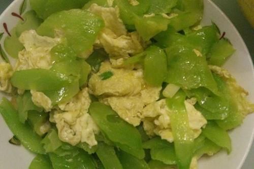 降压|戒酒对高血压患者来说,是好事还是坏事?听听医生如何解释