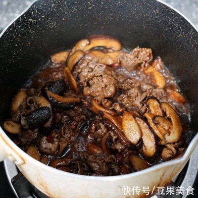 这道菌菇炒肥牛发到朋友圈,留言全说被馋哭