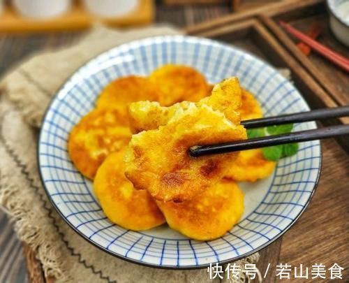 红薯别总煮着吃,加点糯米粉煎一煎,香甜又好吃