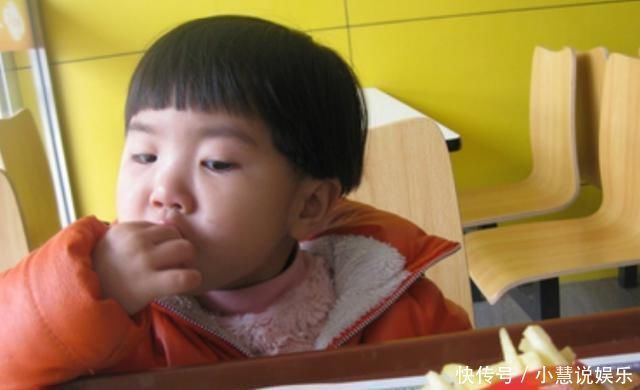 添加剂|4岁男孩在幼儿园总喊“饿”，老师察觉问题，跟回家一看呆住了