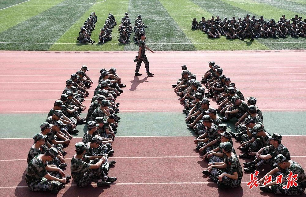 新生|华中科技大学新生开学，这是第一堂“必修课”