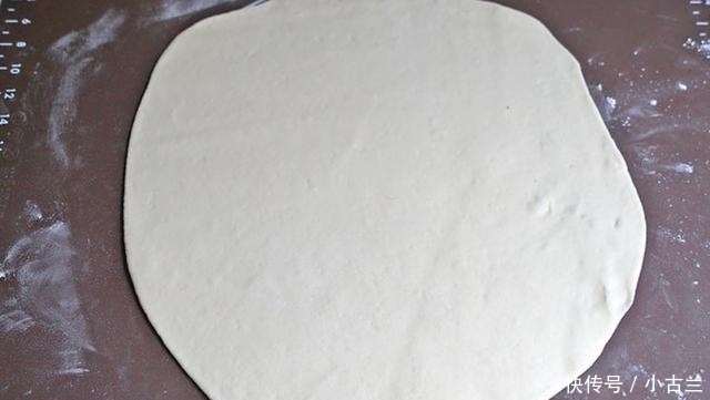 教你做有颗粒感的花卷,撒把芝麻当花边,满嘴留香还补钙