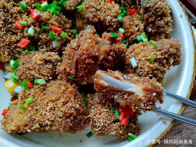 玉米|夏季多给孩子做它吃,买来不煎不炖,腌一腌加料蒸一蒸,香嫩好吃