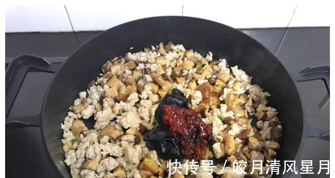 发菜谱|比老干妈还好吃的拌酱,做法简单,咸香有味,看着就流口水!