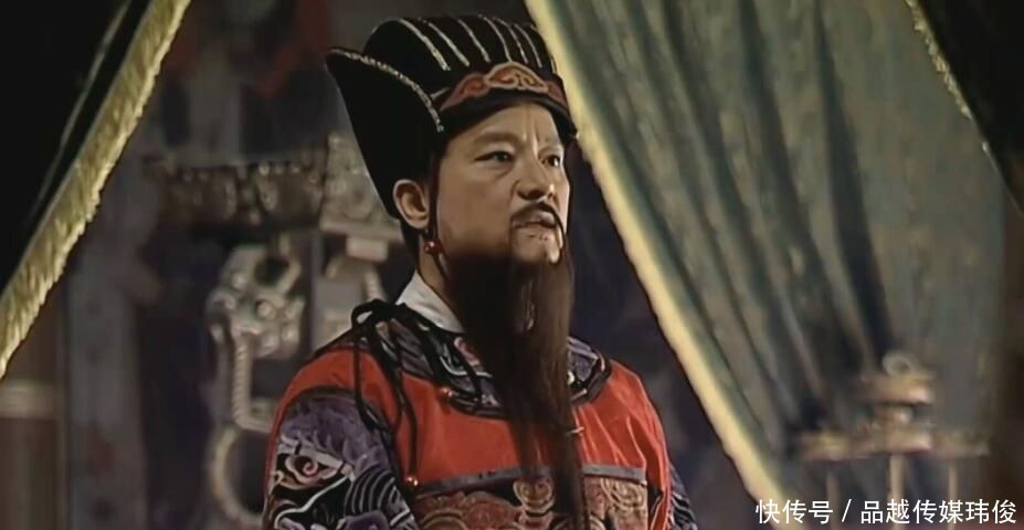 补子|清朝王公大臣的服饰,除了等级补卦,为何里面必须穿蟒袍?