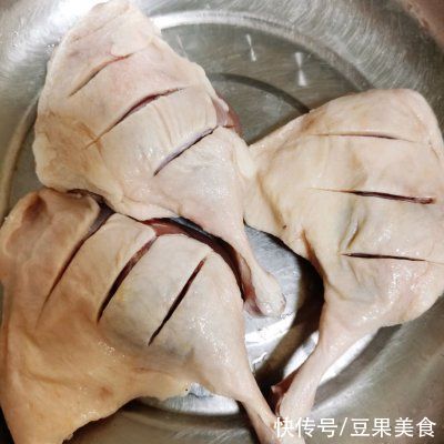 大人小孩都爱吃的鲜果烤鸭腿，学起来