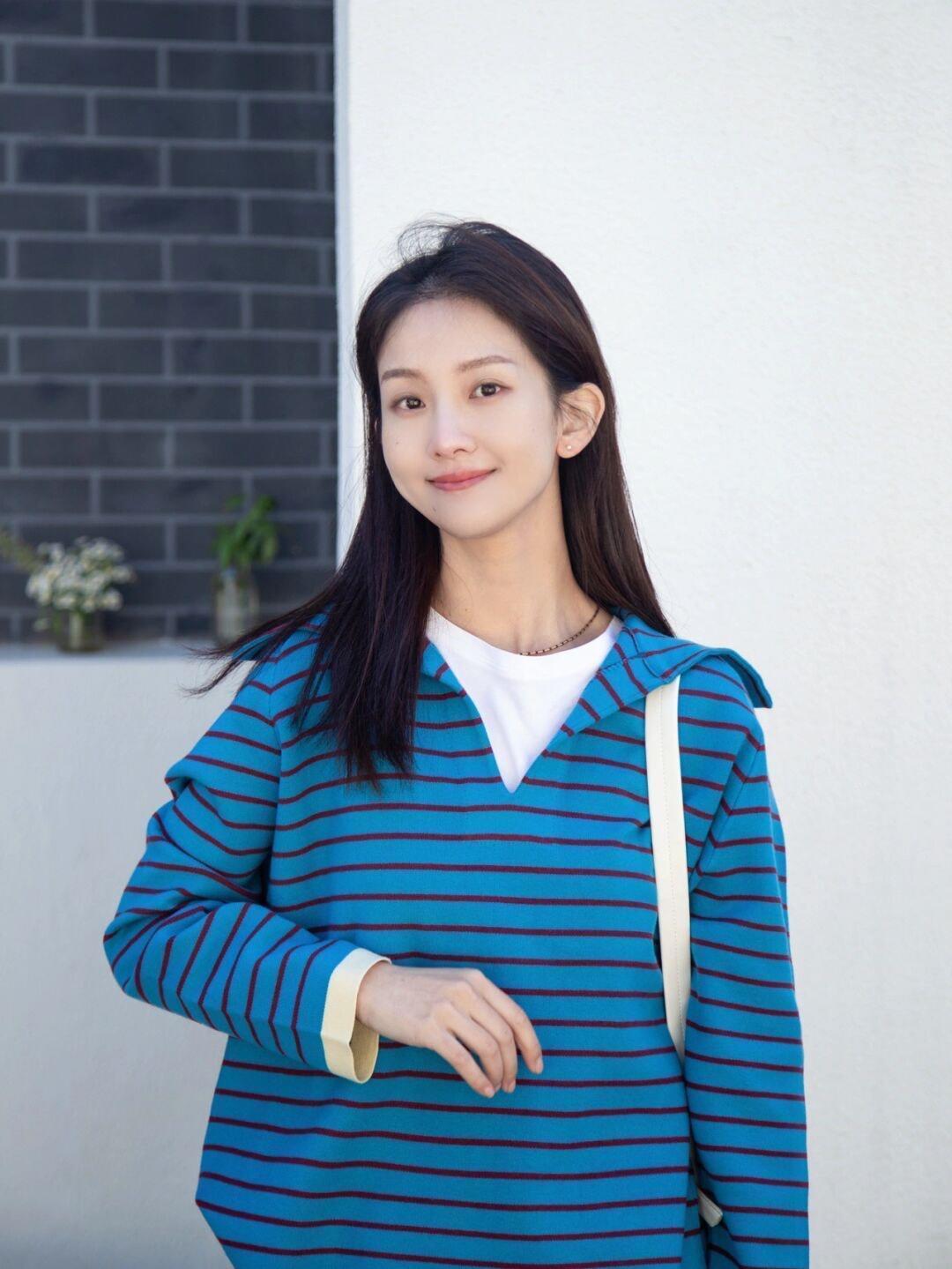 时尚博主|忽冷忽热的季节不知道穿什么?一件毛呢大衣全搞定