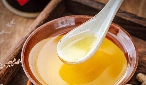 宝妈|你家宝宝头上有舅舅屎吗?这样处理不伤头皮,赶紧get起来