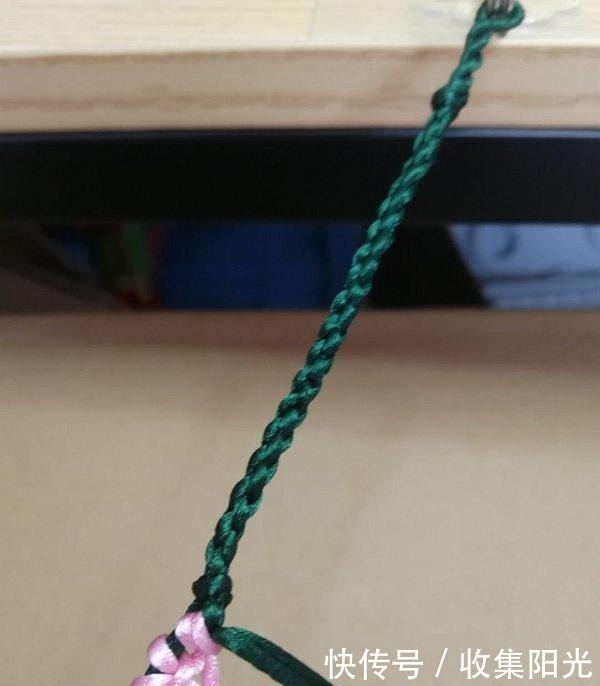 漂亮|3朵漂亮的桃花结手链,非常适合女生佩戴,清新又好看!附编法!