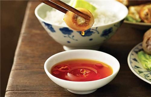蒸鱼豉油|生抽、老抽、味极鲜、蒸鱼豉油、蚝油以及鱼露的区别和用法