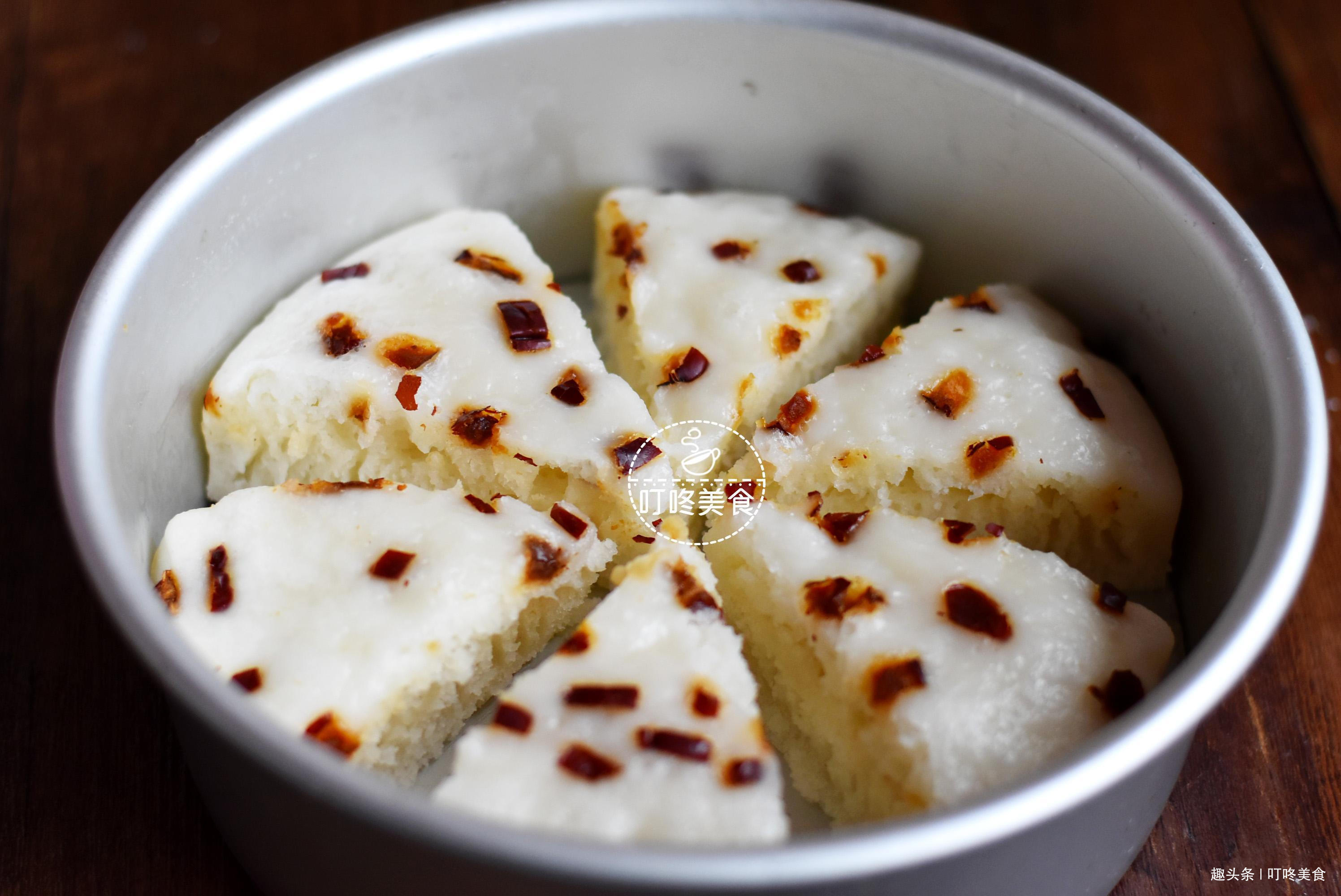 不用面粉也能做的发糕,只需一搅一蒸,又香又软,比蛋糕还美味