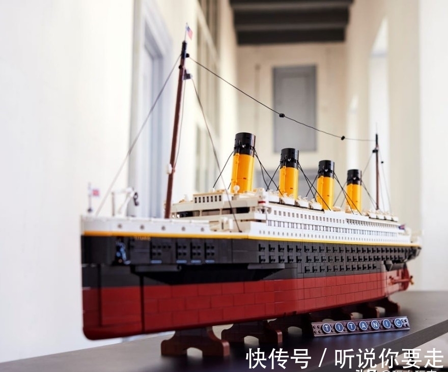 tit乐高LEGO年度巨献「泰坦尼克号」:9千多块积木,再现震撼经典