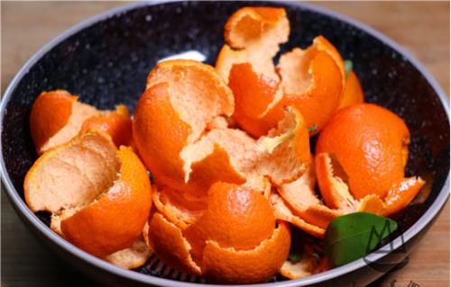 橘子皮加生姜，解決了很多人的煩惱，省錢又實用，作用太厲害了！