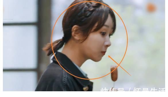 杨紫为吃烤肠打“欠条”,本以为她只带走一根,结果有点笑人