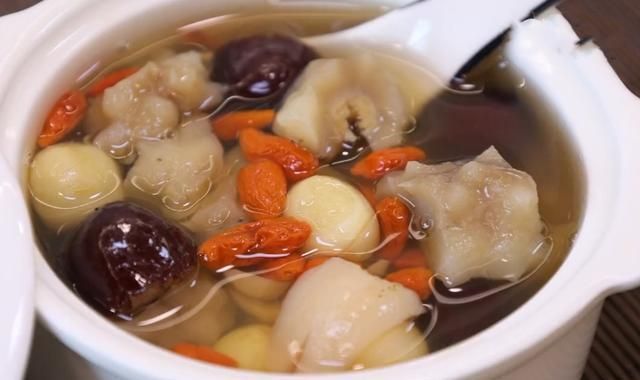 正月,多给家人喝这汤,做法简单,香甜可口又营养,比牛羊汤好喝