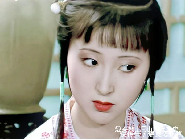 宝玉!薛宝钗连用两计,将黛玉置于死地,竟没人察觉葬花吟越想越恐怖