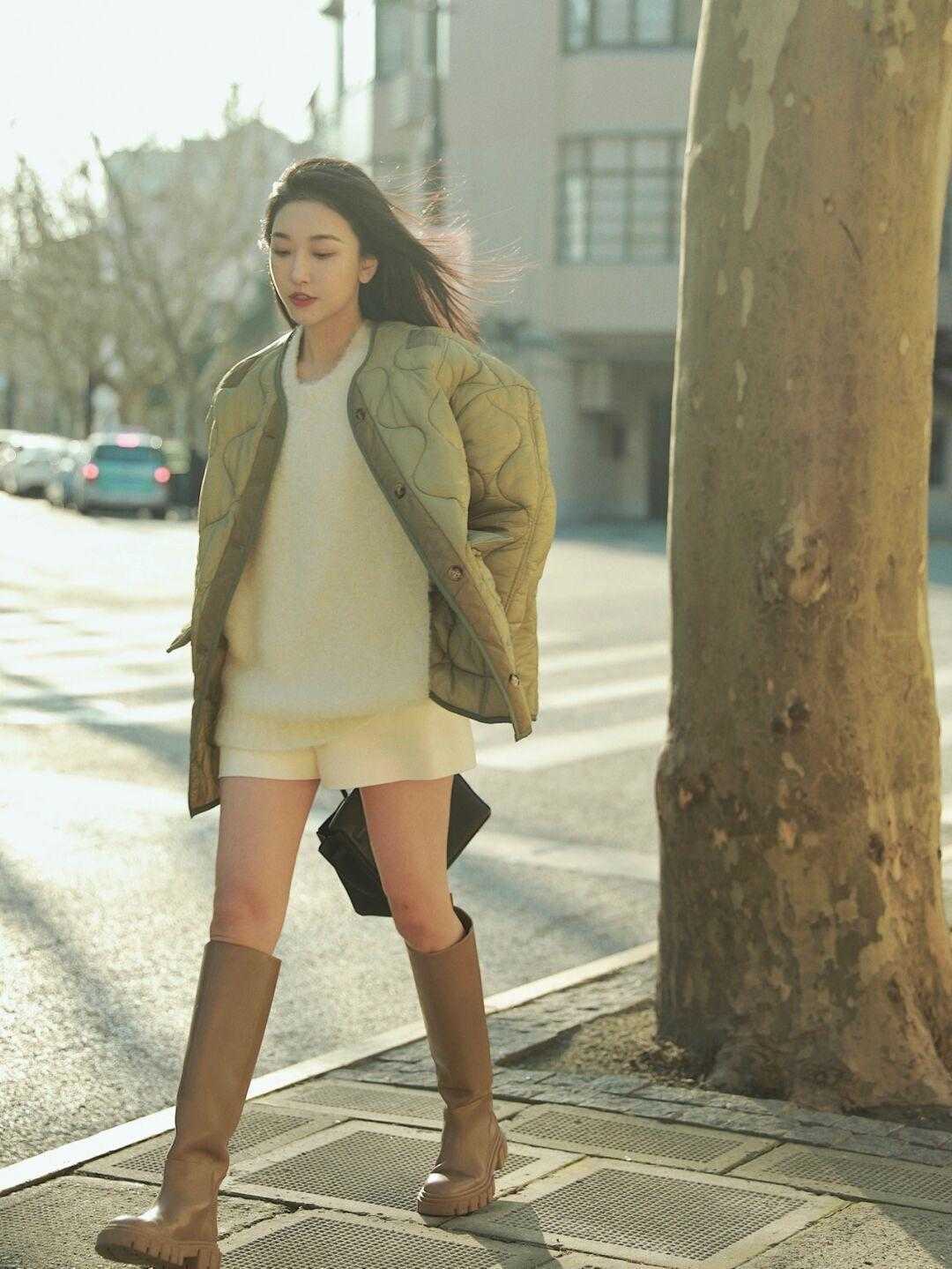 打底衫 临近新年!别再穿松垮无形的单品了!这几件干练又保暖的衣服,最好看