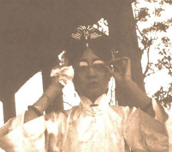 最终|晚清最美皇后婉容,因为她妃子和皇帝闹离婚,最终结局凄凉