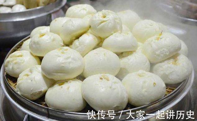 蒸馒头,光加酵母是错误的!偷偷加点它,馒头香软更好吃