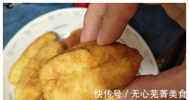 炸油条|想吃油条不用买,在家10分钟就炸好,香酥蓬松,做法配方教给你!