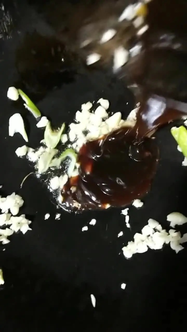 香醋溜白菜+木耳，用腌酸菜剩下的白菜帮，一个小技巧白菜不出水