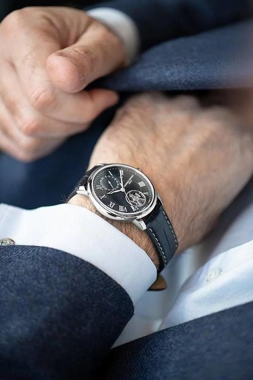 领先全球的高频震荡系统：康斯登全新发表Slimline Monolithic Manufacture腕表 – 40赫兹