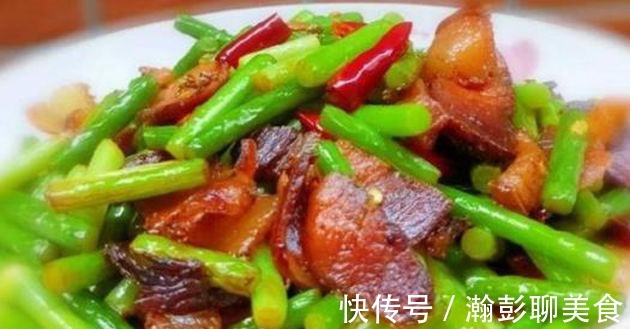 鸡翅|美食推荐腊肉炒蒜苔,包菜粉丝炒鸡蛋,小炒杏鲍菇,三汁焖锅