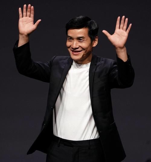 发威|刘作虎发威，4K＋144Hz刷新率＋骁龙875，这才是一加9的实力