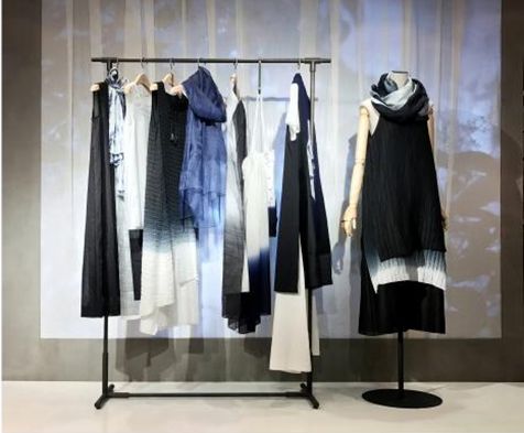 汉族@惊艳!“寸锦寸金”的云锦、“玲珑五色”的苏绣等非遗技艺碰撞现代设计,“国风”大展在东华大学开幕