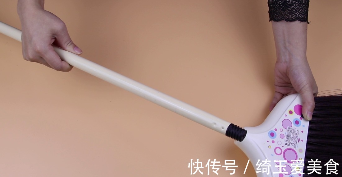 你家有旧棉服毛领吗？这用途太棒了，不用裁剪，家家户户都能用到