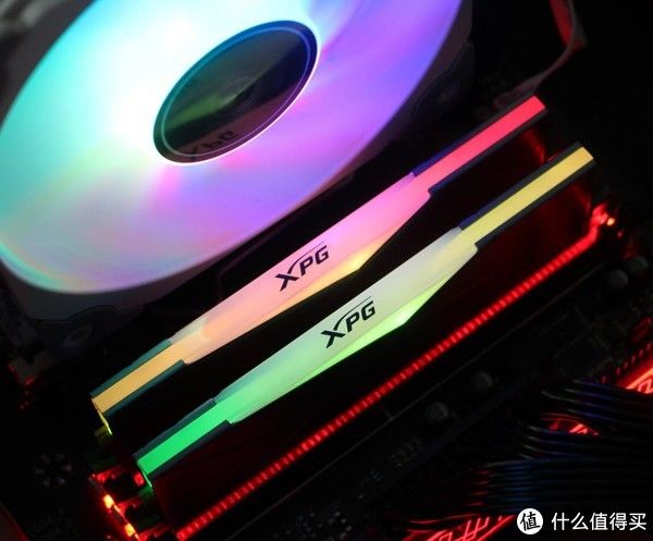 散热片|XPG龙耀D50 3600重装铠甲内存评测：玩灯玩超频它在行