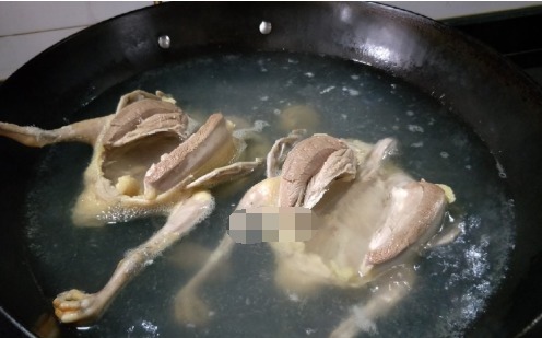 厨娘|炖鸽子要不要焯水,私家厨娘告诉你,做好这步汤香味美营养不流失