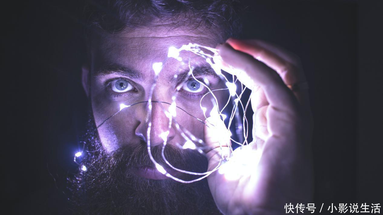找到|老年痴呆症自测:图片上有两个人,你能在30秒之内找到吗